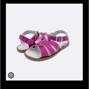 Women’s Salt Water Fuschia sandals